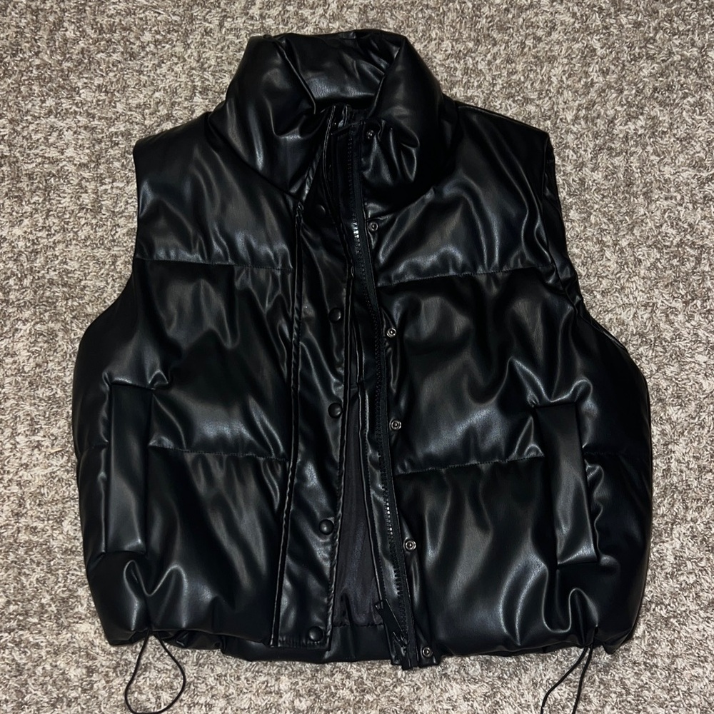 SHEIN Black Puffer Vest